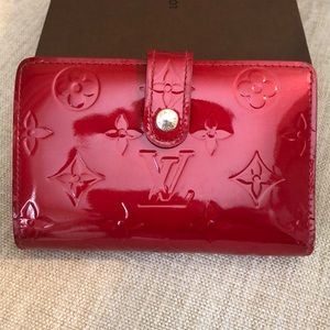 Louis Vuitton French Wallet Pomme D’Amour Vernis